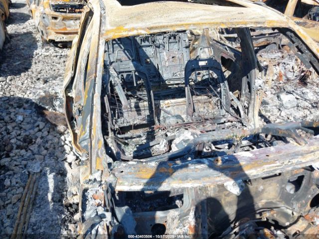 2019 BMW X3 5UXTR9C5XKLE16347 Photo 4