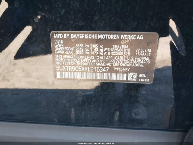 2019 BMW X3 5UXTR9C5XKLE16347 Photo 8