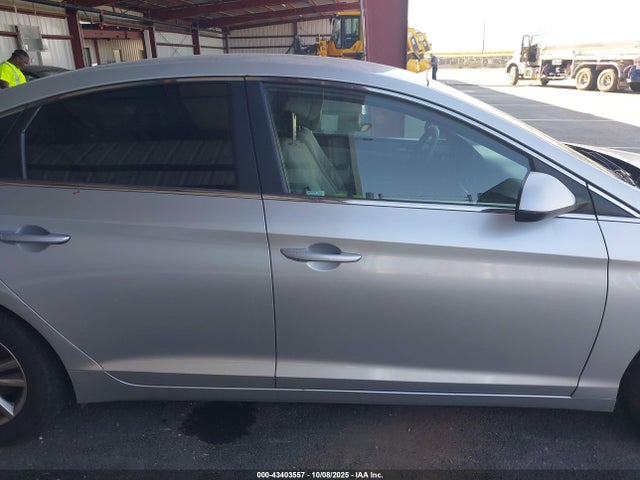 Hyundai Sonata 2017 5NPE24AF3HH577002 Image 13