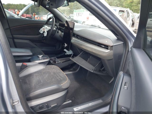 2022 FORD MUSTANG MACH-E 3FMTK4SE6NMA26402 Photo 4