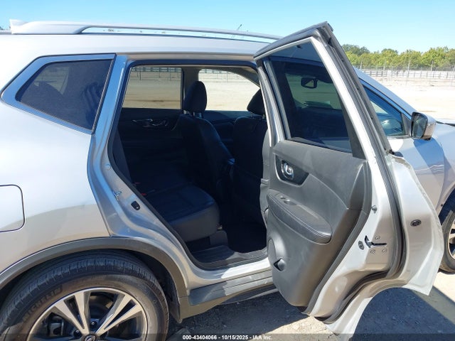 43404066 :رقم المزاد ، JN8AT2MT3HW151293 vin ، 2017 Nissan Rogue Sl مزاد بيع
