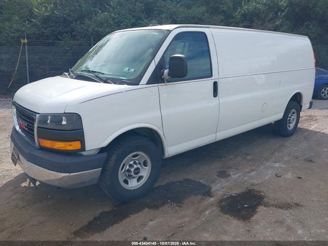 GMC l96 - flexible fuel engine, iron 2019 1GTW7BFG9K1339441 Image 2
