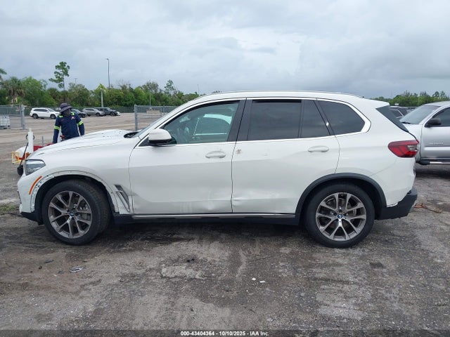 Продажа на аукционе авто 2021 Bmw X5 Xdrive40i, vin: 5UXCR6C03M9E76411, номер лота: 43404364
