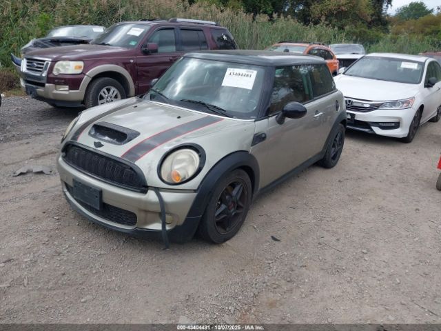 2008 MINI COOPER S WMWMF73508TV32209 Photo 1