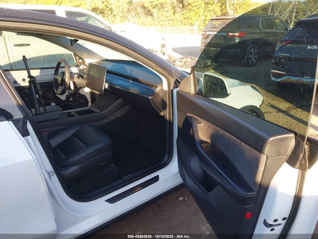 Продаж на аукціоні авто 2021 Tesla Model Y Long Range Dual Motor All-wheel Drive, vin: 5YJYGDEEXMF304695, номер лоту: 43404536