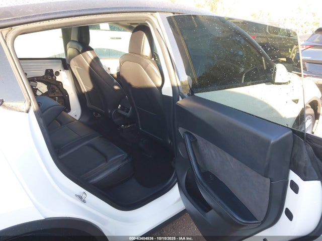 Продаж на аукціоні авто 2021 Tesla Model Y Long Range Dual Motor All-wheel Drive, vin: 5YJYGDEEXMF304695, номер лоту: 43404536
