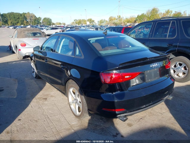 2015 AUDI A3 WAUBFGFF5F1011801 Photo 2