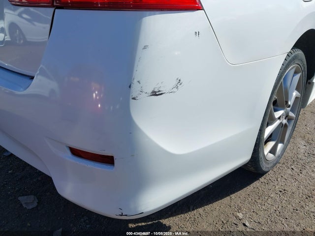 Nissan Sentra 2015 3N1AB7AP9FY261020 Image 12