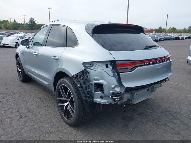2025 PORSCHE MACAN WP1AA2A51SLB03175 Photo 2