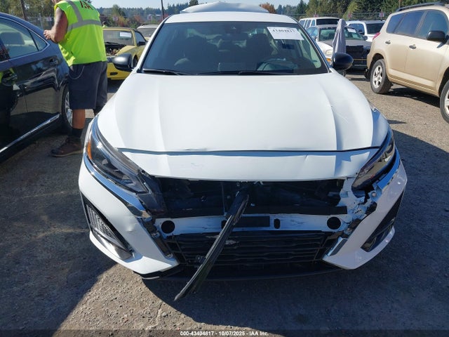 Nissan 2025 2025 1N4BL4DV2SN400635 Image 13