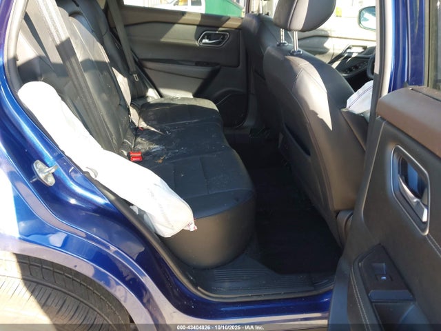 43404826 :رقم المزاد ، JN8AT3BB2MW230805 vin ، 2021 Nissan Rogue Sv Intelligent Awd مزاد بيع
