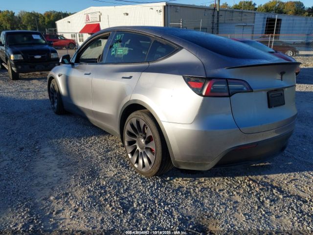2024 TESLA MODEL Y 7SAYGDEF5RA312879 Photo 2