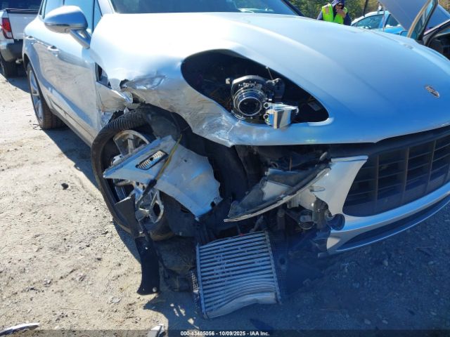 2018 PORSCHE MACAN WP1AB2A54JLB30138 Photo 5