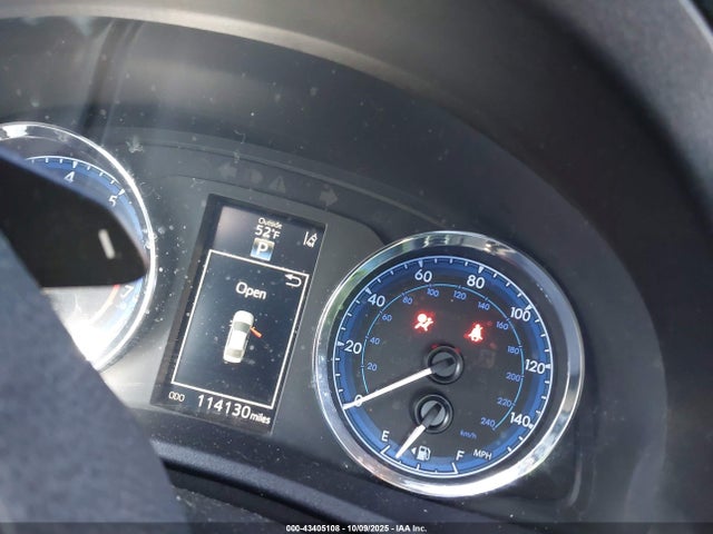 2017 TOYOTA COROLLA 2T1BURHE5HC881975 Photo 6