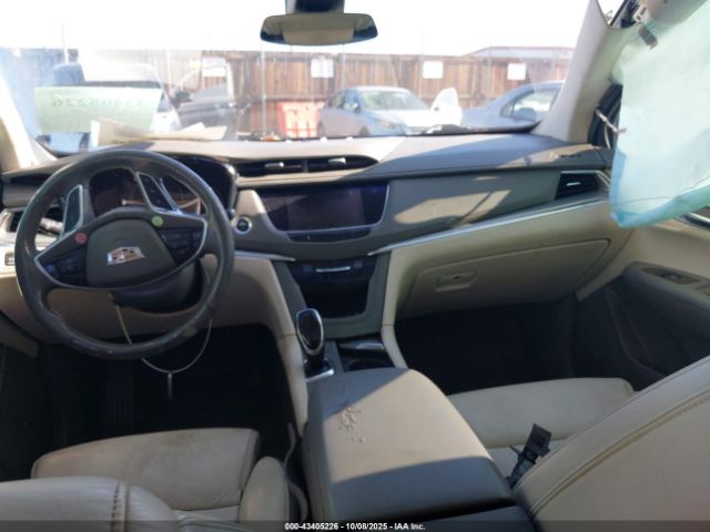 2017 CADILLAC XT5 1GYKNERS0HZ148906 Photo 4