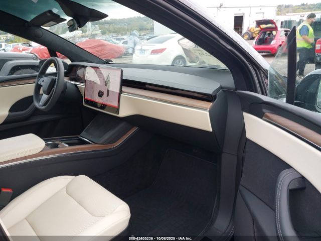 2024 TESLA MODEL X 7SAXCBE55RF457703 Photo 4