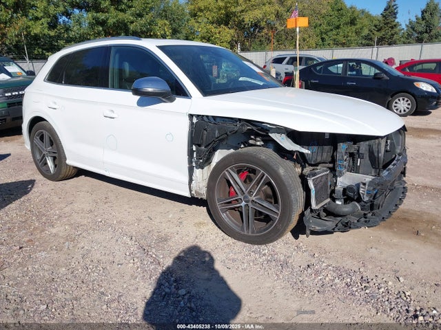 2018 AUDI SQ5 WA1A4AFY2J2209672 Photo 0