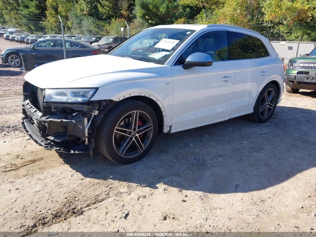 2018 AUDI SQ5 WA1A4AFY2J2209672 Photo 1