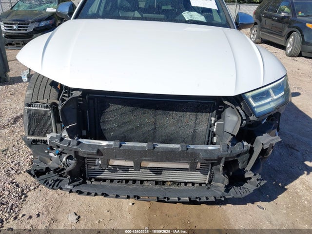 2018 AUDI SQ5 WA1A4AFY2J2209672 Photo 5