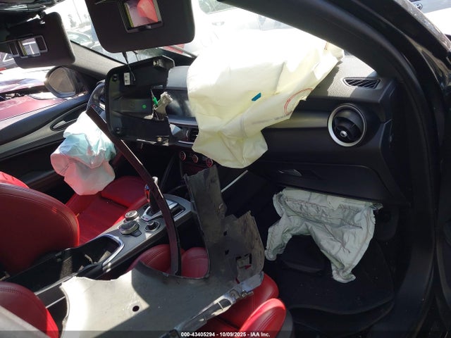 2022 ALFA ROMEO STELVIO ZASPAKBN0N7D24295 Photo 6