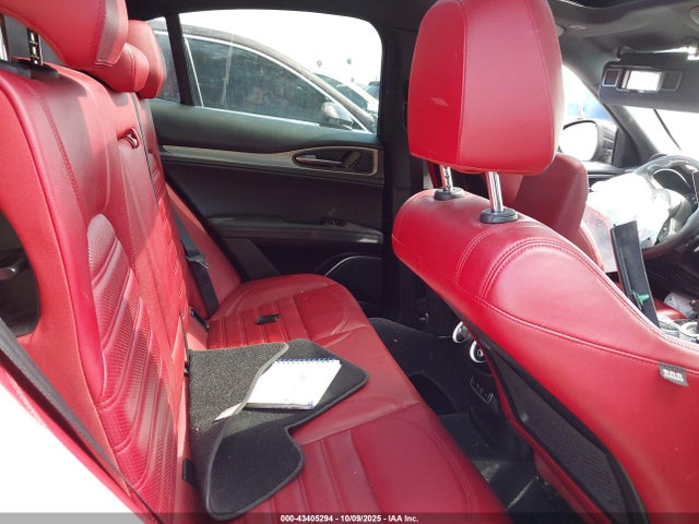 2022 ALFA ROMEO STELVIO ZASPAKBN0N7D24295 Photo 7