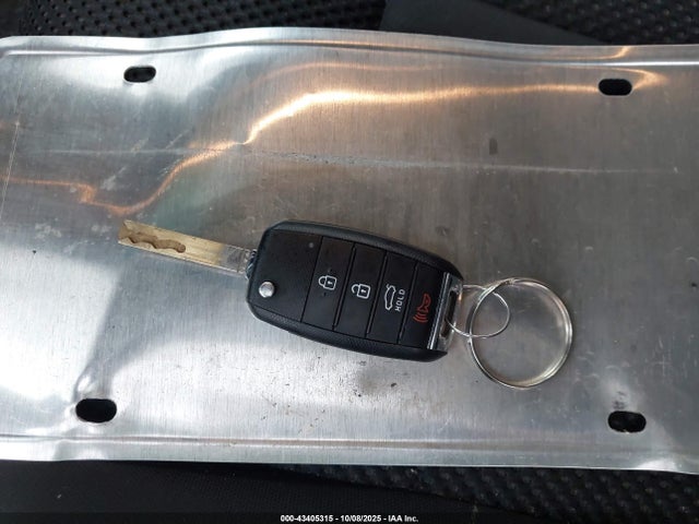 5XXGT4L38LG403827 KIA Optima Lx