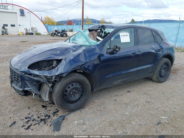 2017 PORSCHE MACAN WP1AB2A57HLB12338 Photo 1