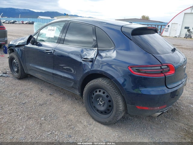 2017 PORSCHE MACAN WP1AB2A57HLB12338 Photo 2