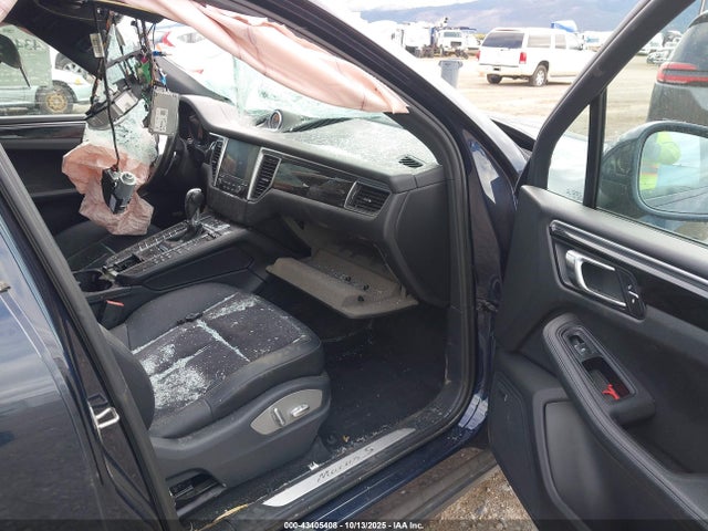 2017 PORSCHE MACAN WP1AB2A57HLB12338 Photo 4