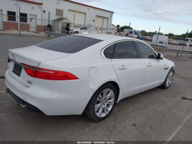 2017 JAGUAR XF SAJBJ4BV8HCY44921 Photo 3