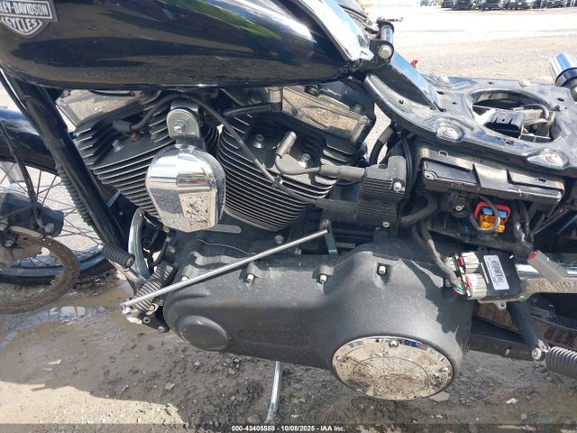2015 HARLEY-DAVIDSON FXDWG 1HD1GPM17FC323611 Photo 8