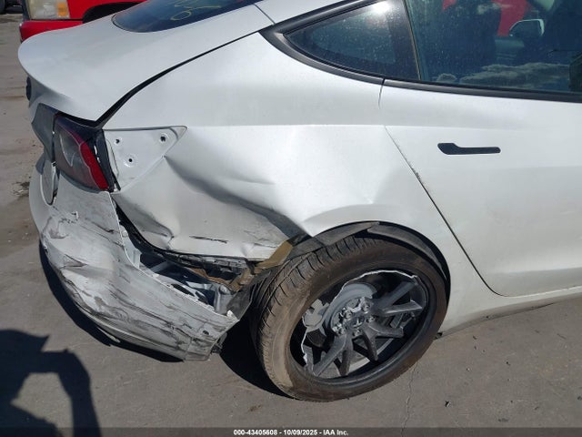 2021 TESLA MODEL 3 5YJ3E1EB2MF872377 Photo 5