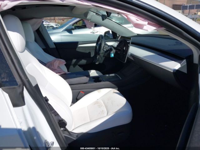 2024 TESLA MODEL Y 7SAYGDEE0RF027744 Photo 4