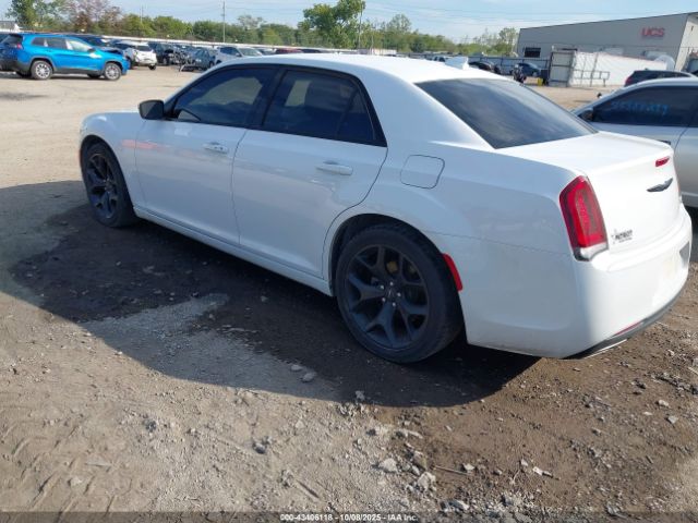 2023 CHRYSLER 300 2C3CCAAGXPH680408 Photo 2