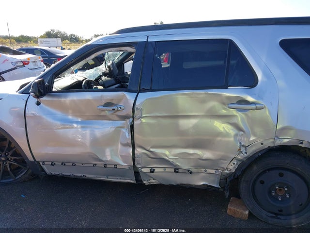 1FM5K7D89JGA38016 Ford EXPLORER XLT