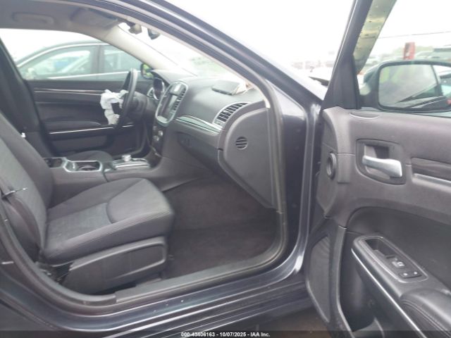 2018 CHRYSLER 300 2C3CCAAG3JH249576 Photo 4