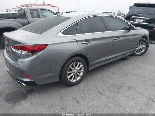 Hyundai SONATA SE 2018 5NPE24AF0JH677211 Image 4