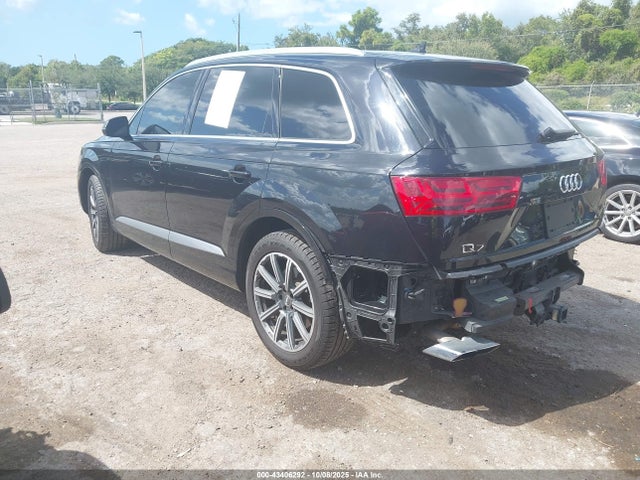 2017 AUDI Q7 WA1LAAF75HD018030 Photo 2