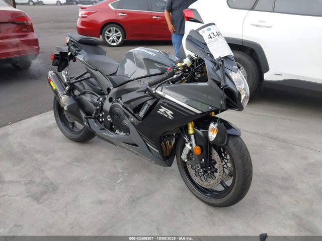 Suzuki GSX-R750 2025 JS1GR7MA7S7101671 Image 14
