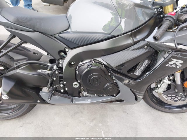 Suzuki GSX-R750 2025 JS1GR7MA7S7101671 Image 21