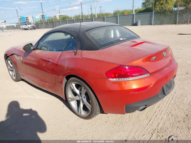 2014 BMW Z4 WBALM7C51EE386243 Photo 2