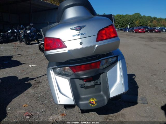 2015 HONDA GL1800 JH2SC68N7FK100328 Photo 5