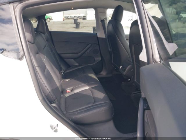 2021 TESLA MODEL Y 5YJYGDED4MF110400 Photo 7