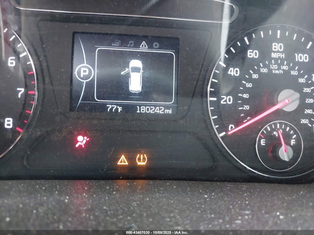 5XYPG4A37HG235155 KIA Sorento 2.4l Lx