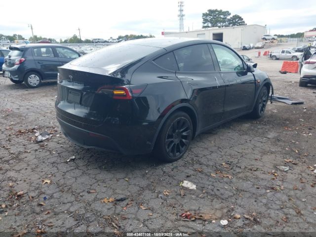 2021 TESLA MODEL Y 5YJYGDED4MF126113 Photo 3