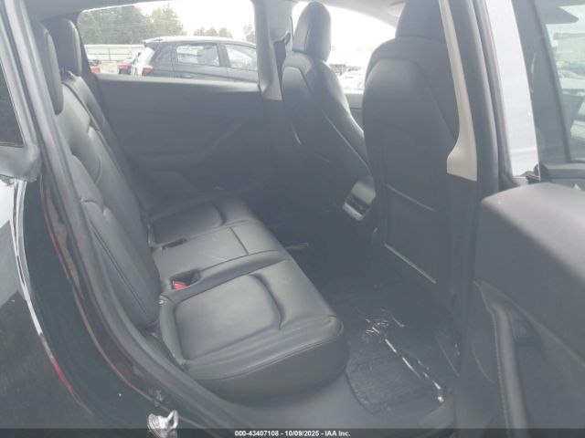 2021 TESLA MODEL Y 5YJYGDED4MF126113 Photo 7