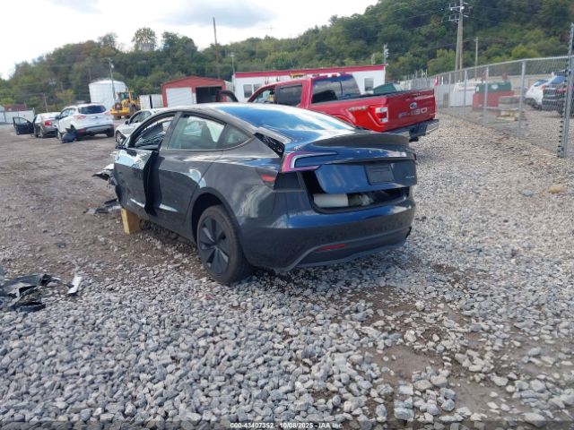 2025 TESLA MODEL 3 5YJ3E1EB8SF925709 Photo 2
