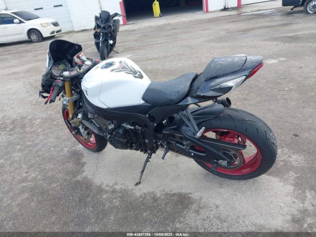 2017 SUZUKI GSX-R750 JS1GR7MAXH2101766 Photo 2