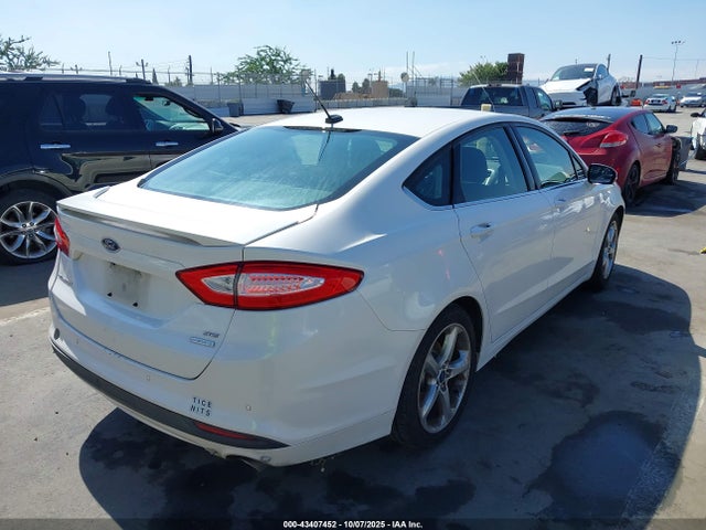 Ford 2015 2015 3FA6P0HD9FR161071 Image 4