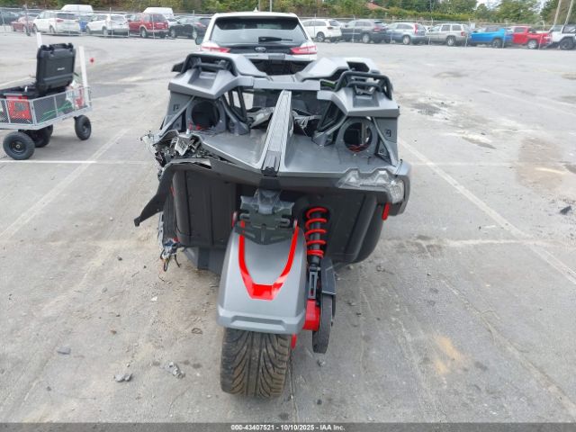 2018 POLARIS SLINGSHOT 57XAAPFA6J8130028 Photo 5